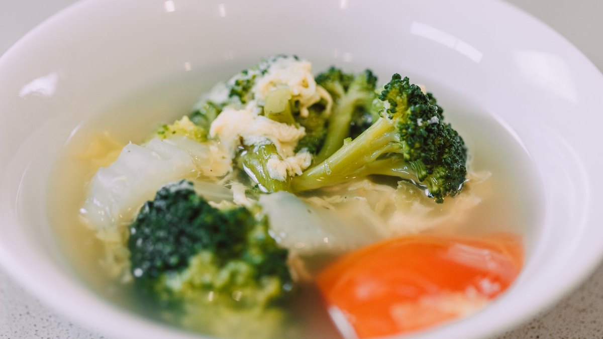 Does Microwaving Food Destroy Its Nutrients?