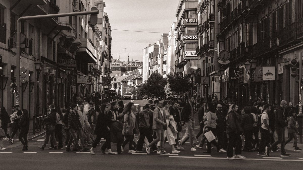 The Bystander Effect: Why More Witnesses Can Mean Less Help