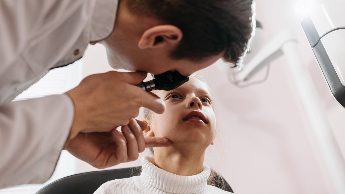 Thyroid Problems: How an Underactive or Overactive Thyroid Shows Up